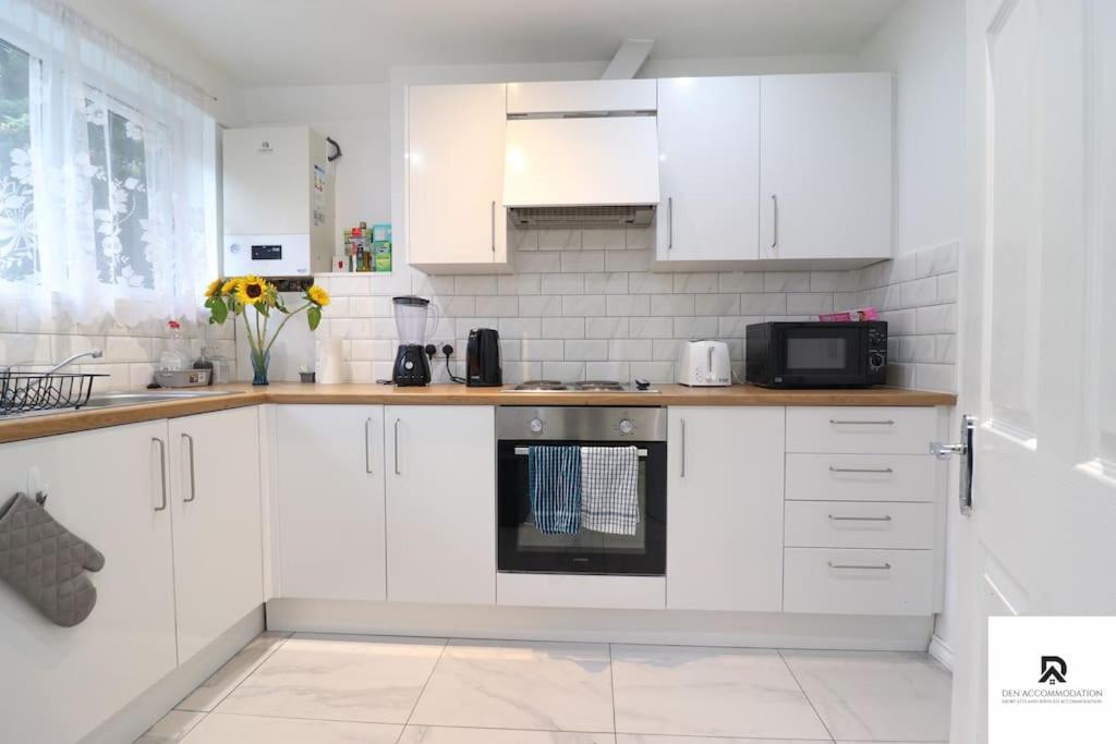 Den Accommodation & Short Lets Greenwich London - 3 Bed House Εξωτερικό φωτογραφία